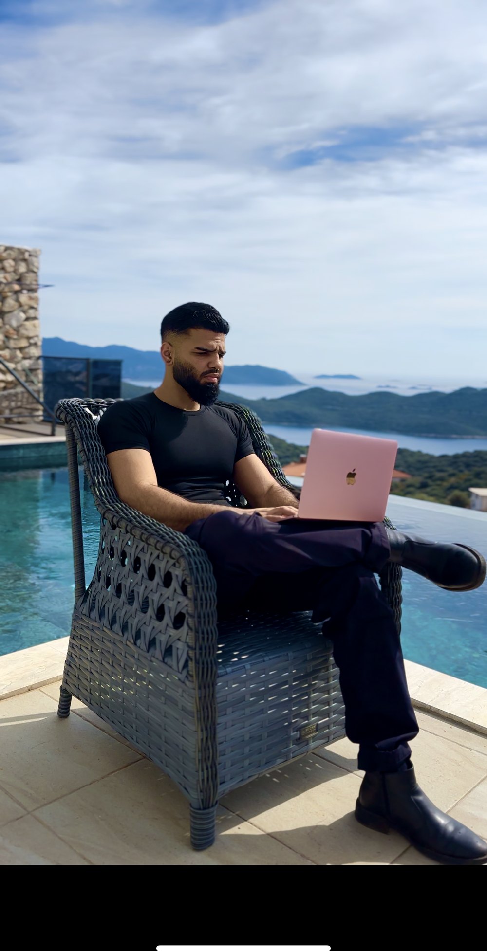 Hasnain Niazi working poolside